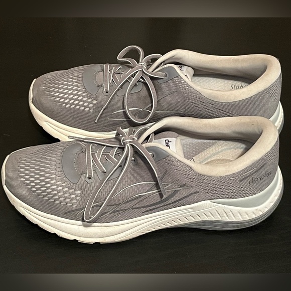 Dansko Women's Pace Walking Shoe - Picture 3 of 10